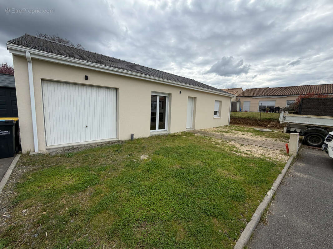 Maison à NAINTRE