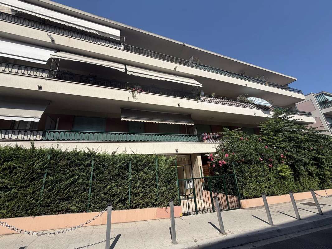 Charmant  et vaste  studio avec balcon à, Nice - photo 9