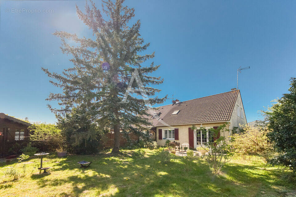 Maison à OZOIR-LA-FERRIERE