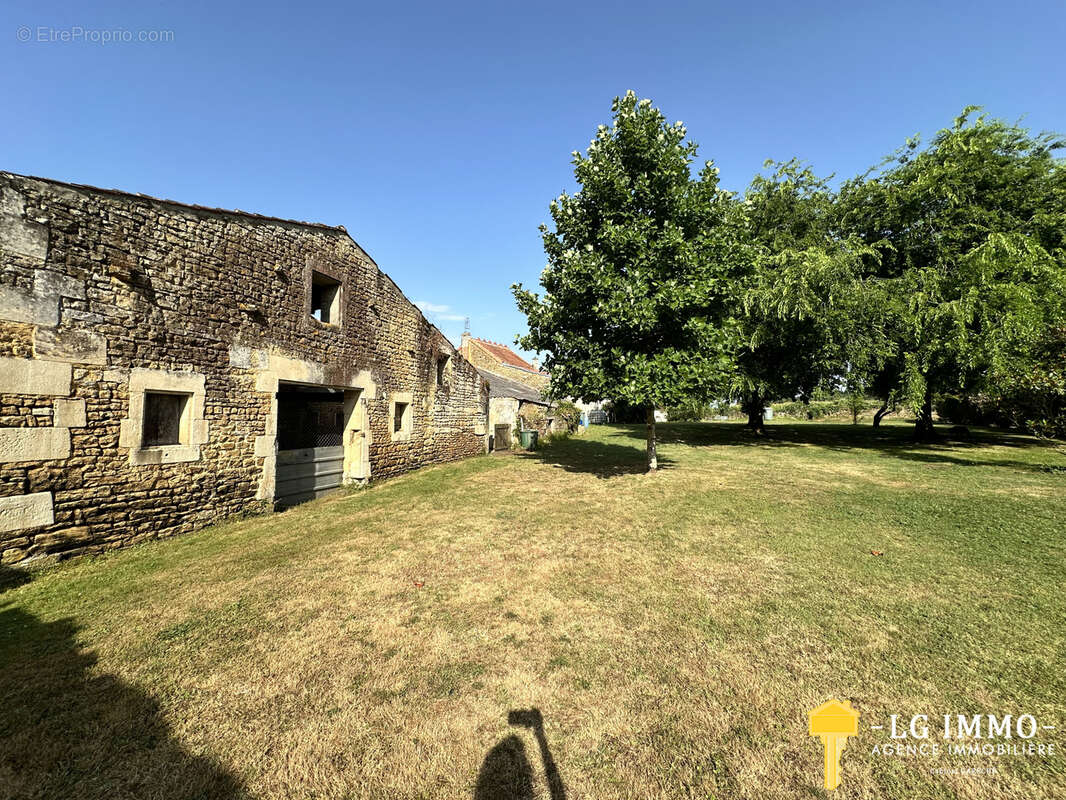 Maison à RIOUX