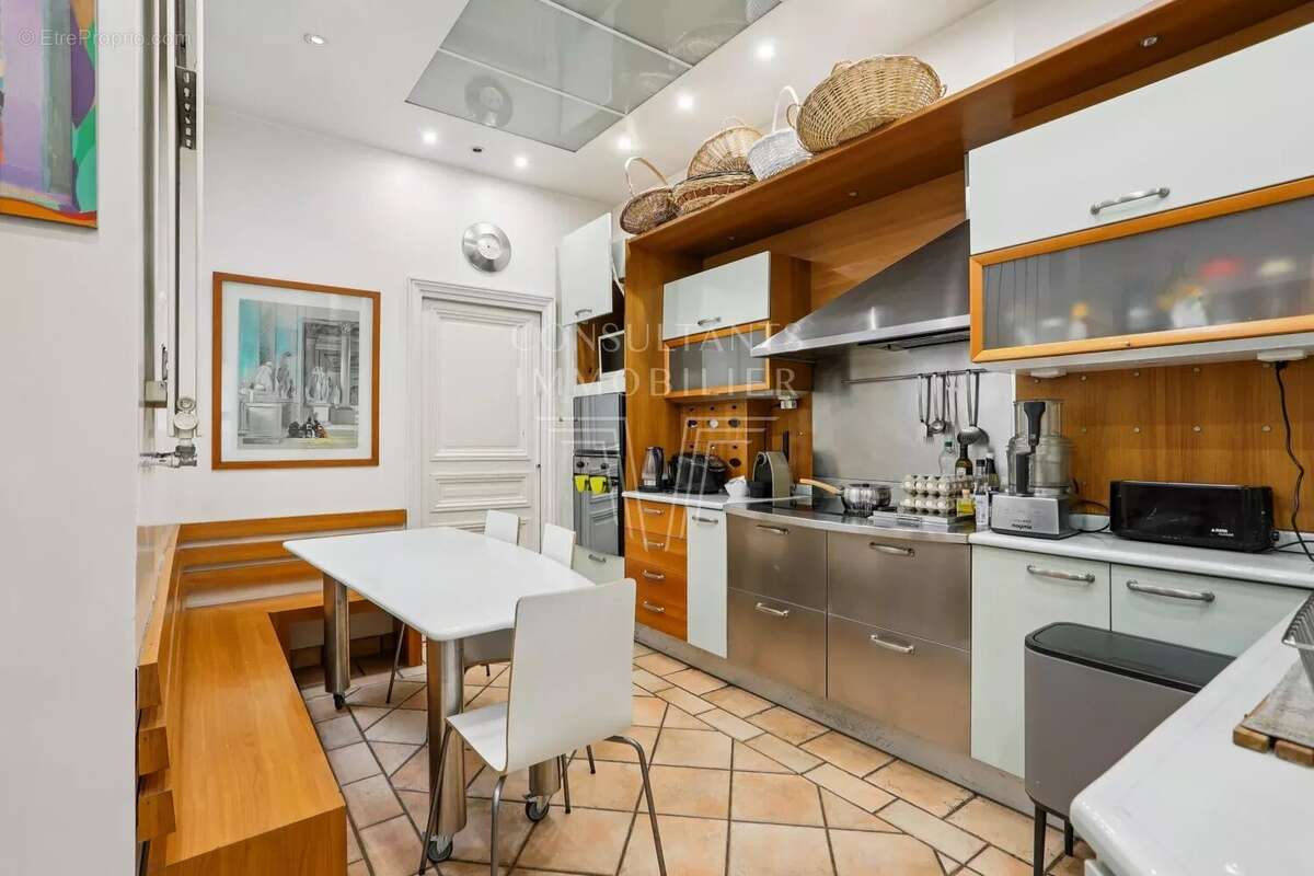 Appartement à PARIS-17E