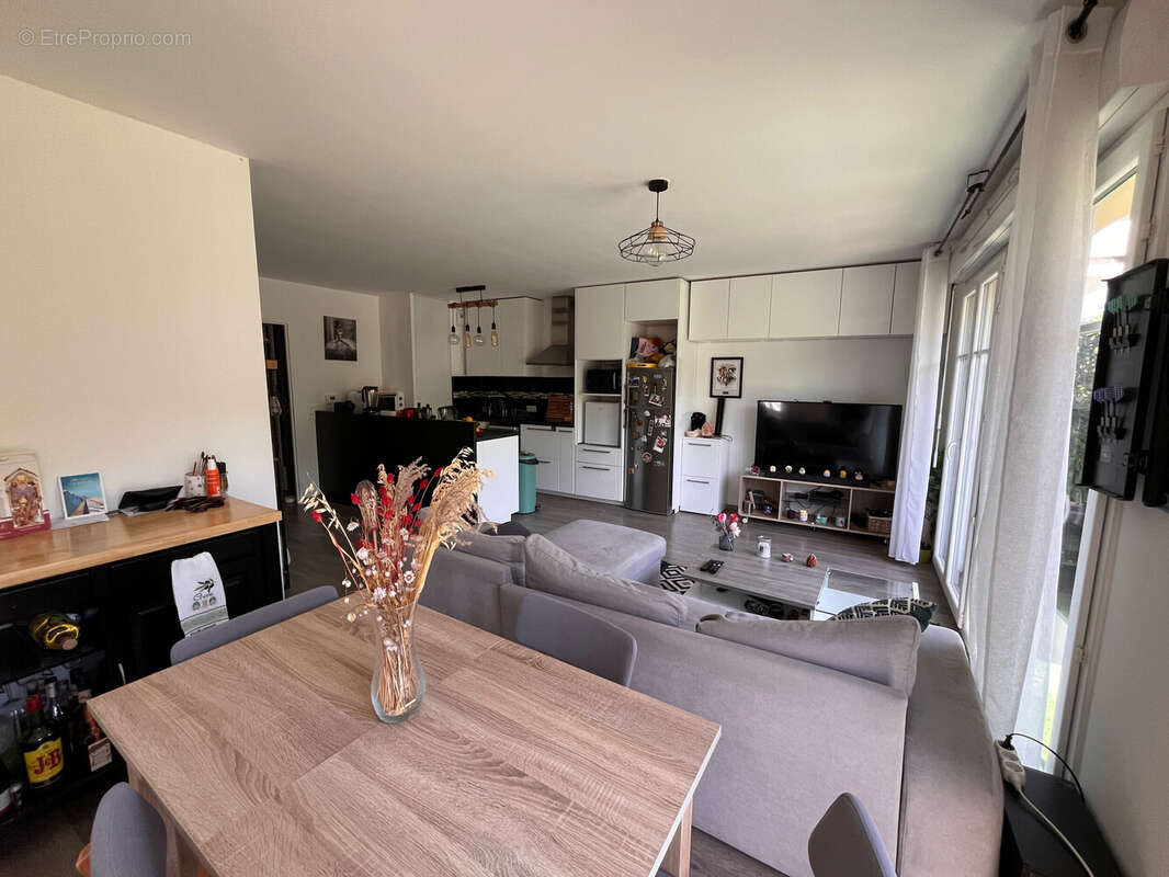 Appartement à LES CLAYES-SOUS-BOIS