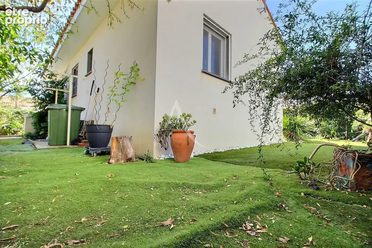 Villa de plain-pied récente f4 de 84 m² + garge sur terrain 3 faces - photo 13