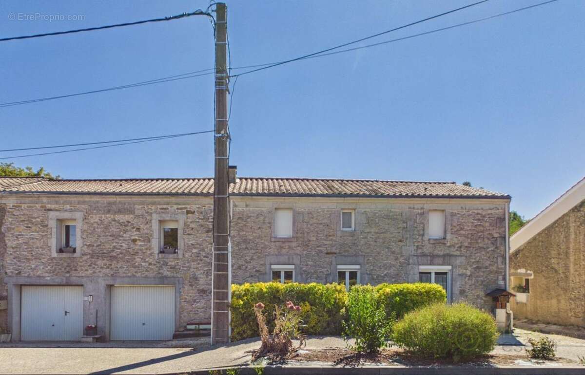 Maison 251 m² à Saint-Aubin-De-Blaye  - photo 2
