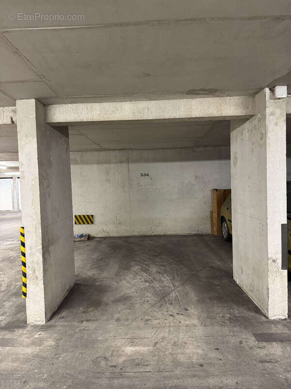 Parking à MARSEILLE-8E