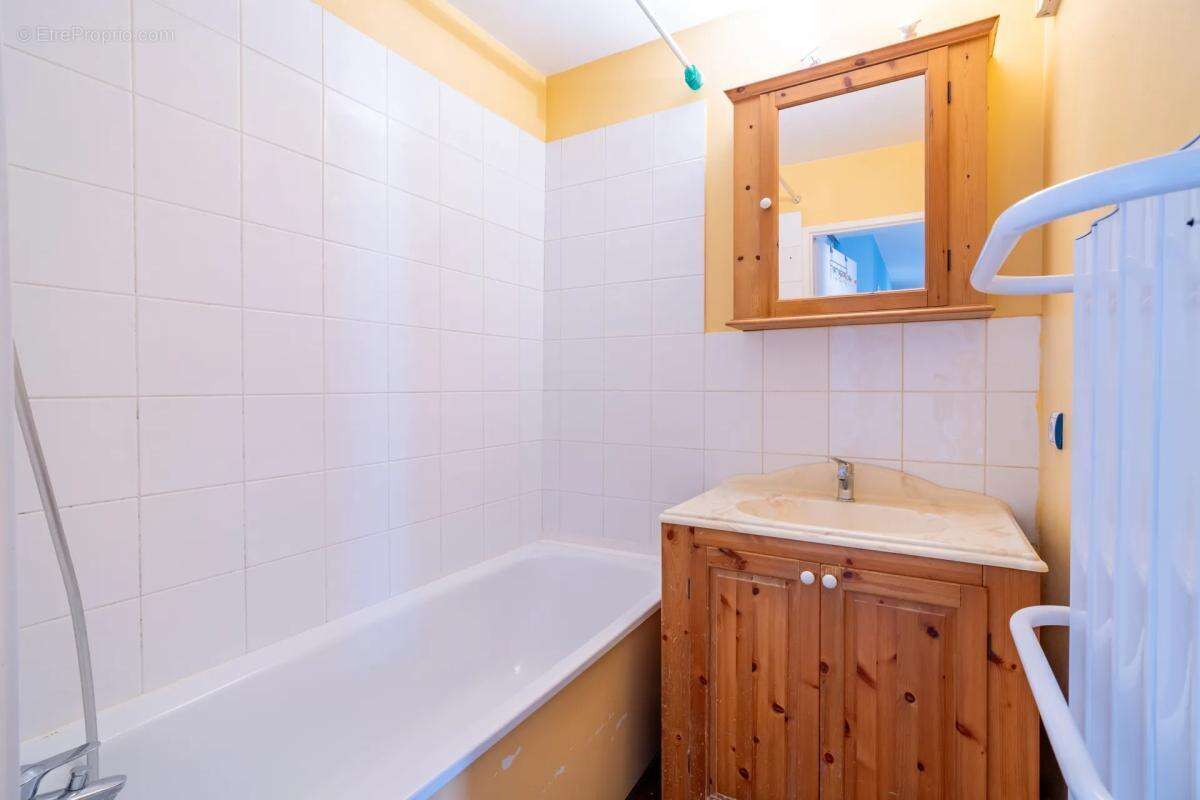 Appartement à VILLENEUVE-LA-GARENNE