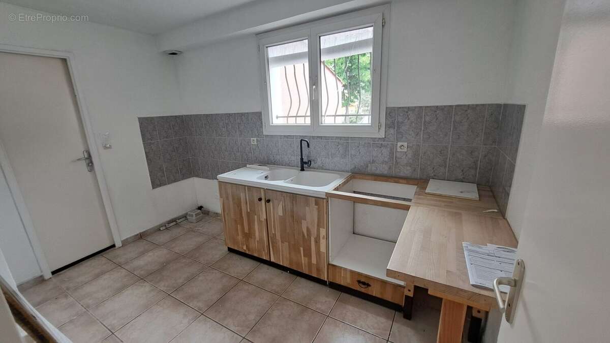 AGDE - MAISON T4/5 pièces - GARAGE - TERRAIN 300M² (piscinable) - photo 7