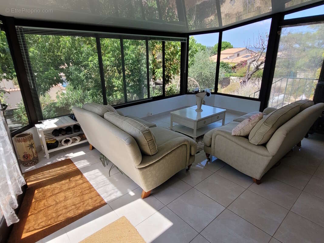 Grande maison de 125 m² habitables sur 1010 m² avec piscine. - photo 8