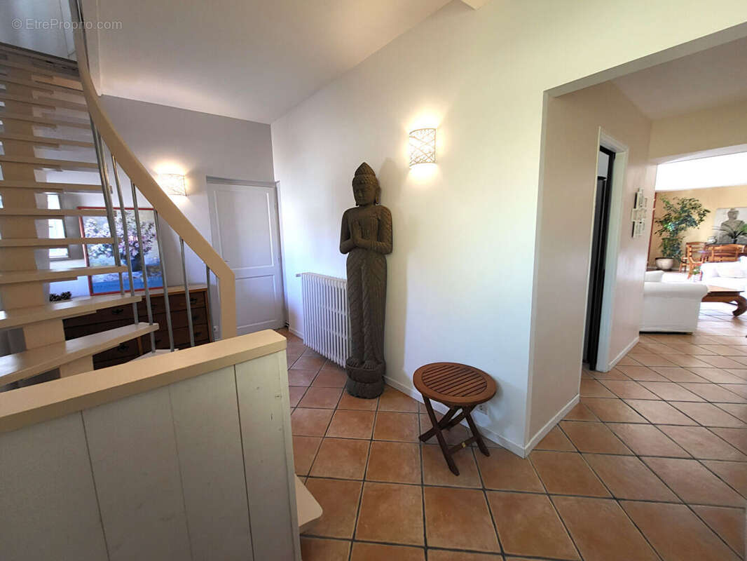 Maison à NEAUPHLE-LE-VIEUX