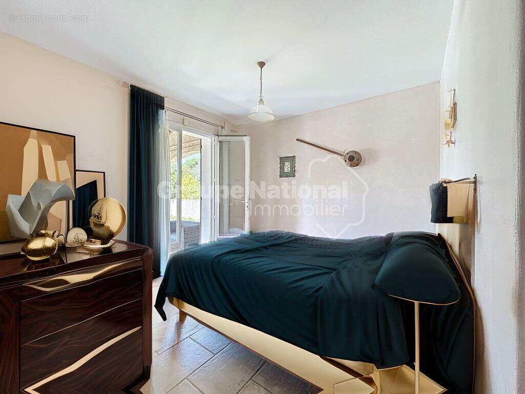 Maison à FONTVIEILLE