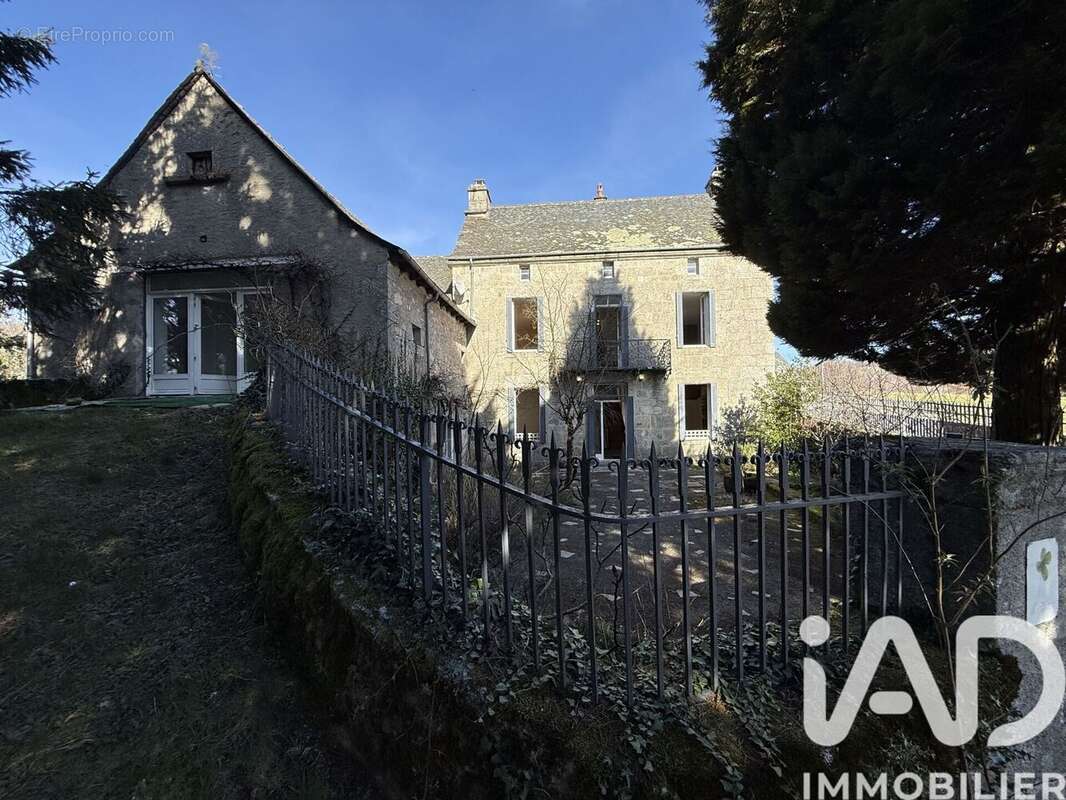 Maison 344 m² à Graissac  - photo 2