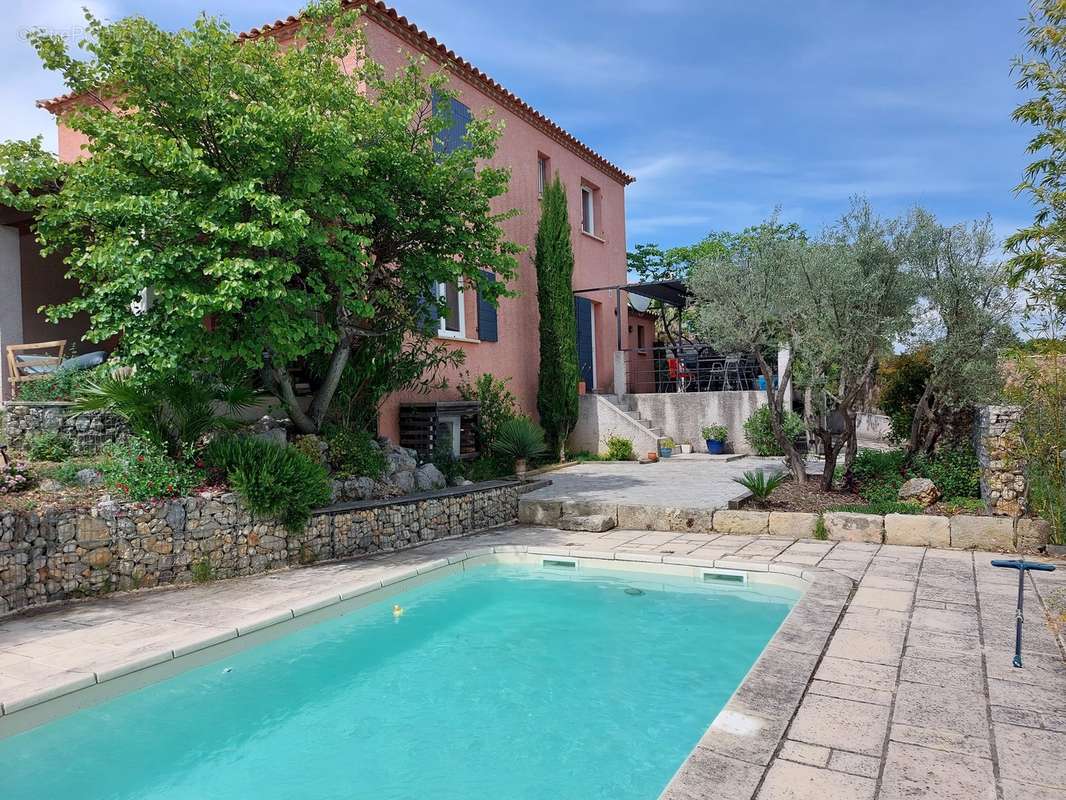 Maison 4 chambres + bureau + garage + jardin + piscine  - photo 4