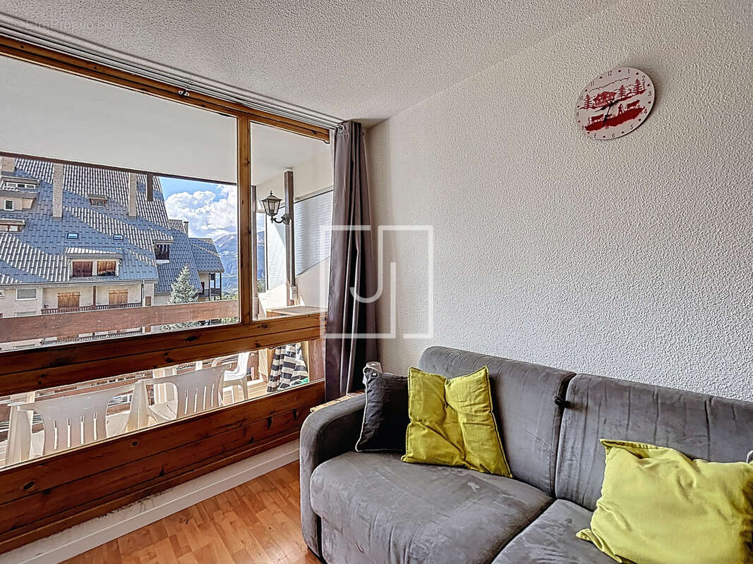 Appartement à ENCHASTRAYES