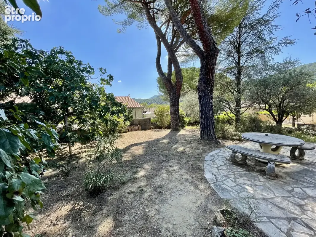 Vaison centre - maison de plain pied dans quartier calme - photo 4