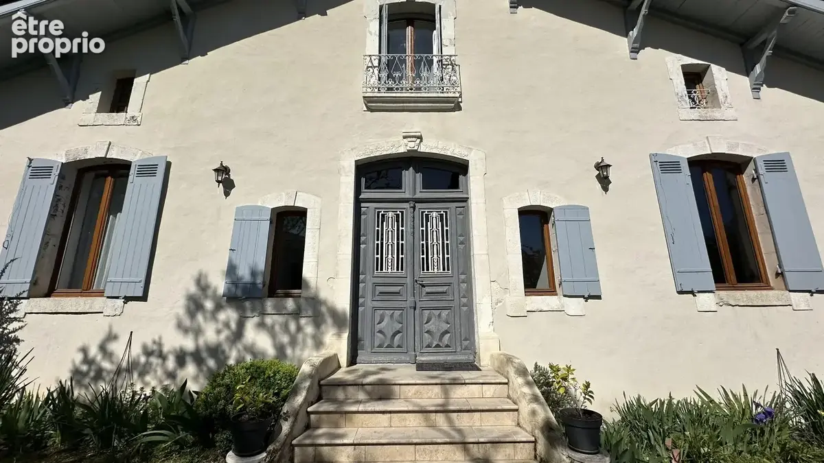 Maison de caractere du 18ème de type t9 de 235 m2 - photo 3