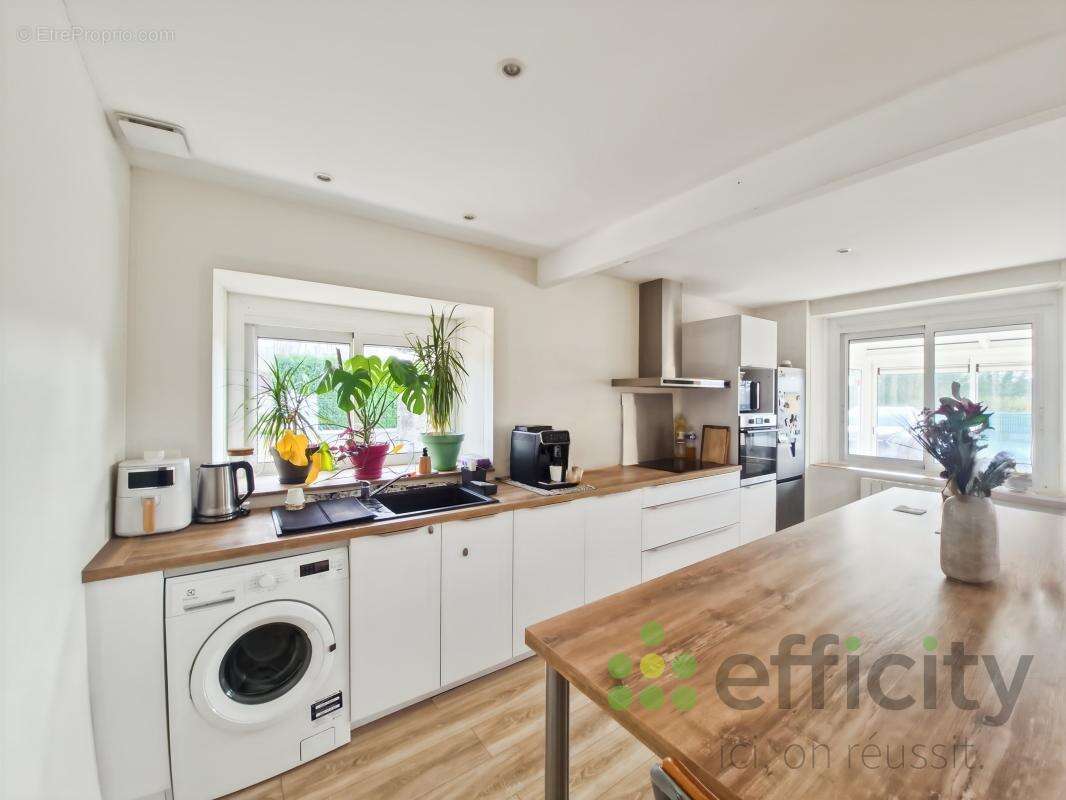 Maison à SARGE-LES-LE-MANS