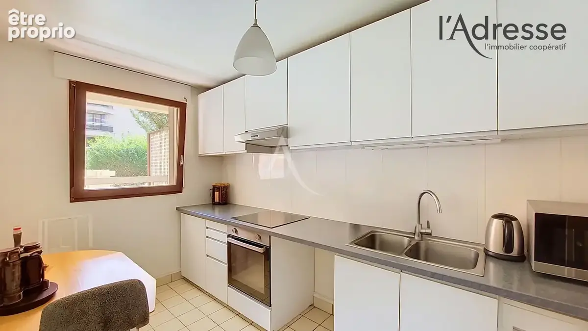 PUTEAUX/ Proche la Défense - Appartement 3 pièces de 70m² avec 2 Terrasses, Cave et Parking - photo 6