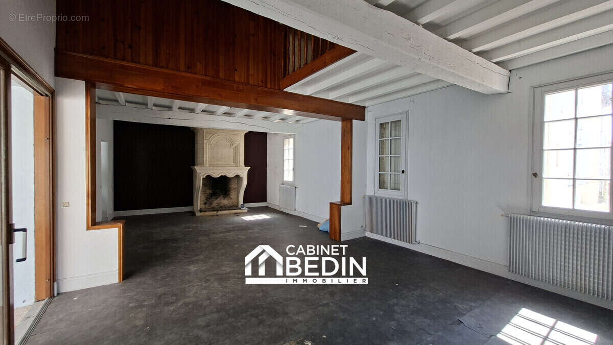 Maison 247 m² à Libourne  - photo 2