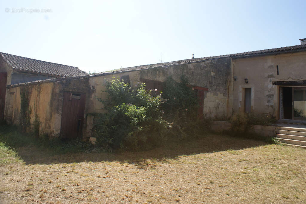 Chartreuse avec grand dependances et 6.1 ha - photo 22