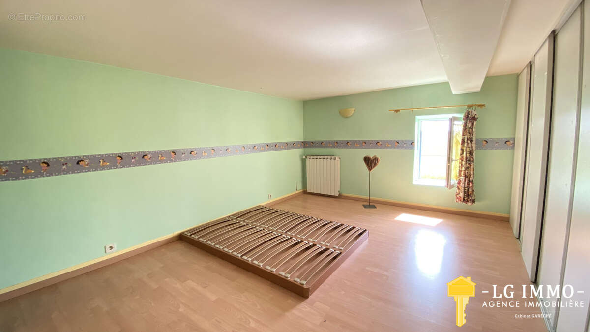 Longère avec dépendances, garages 300 m2, jardin, proche estuaire - photo 12