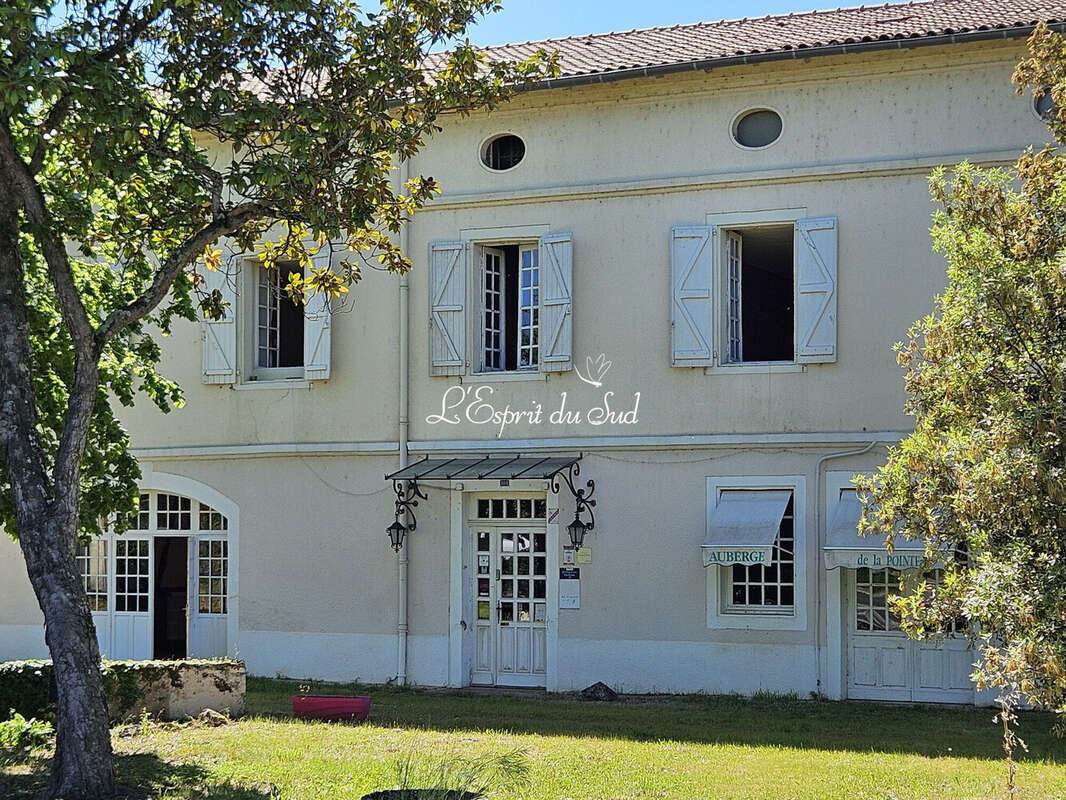 Appartement 728 m² à Saint-Sulpice  - photo 6