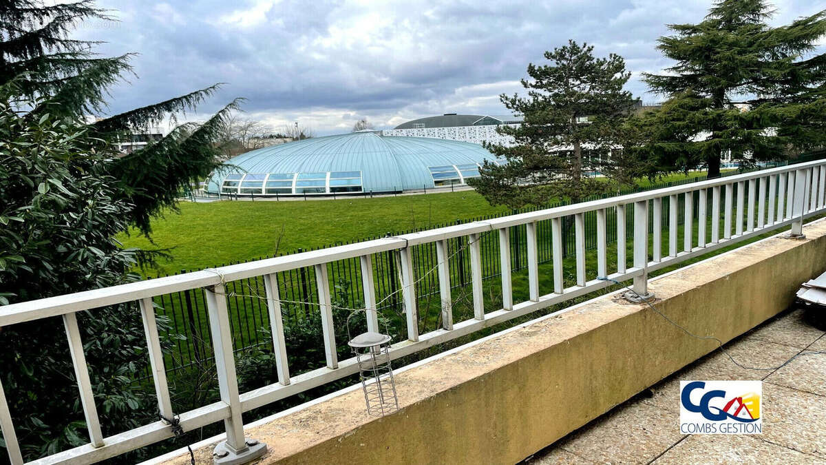 Appartement 4 pièces 78 m² Traversant Terrasse Parking Résidence calme - photo 6
