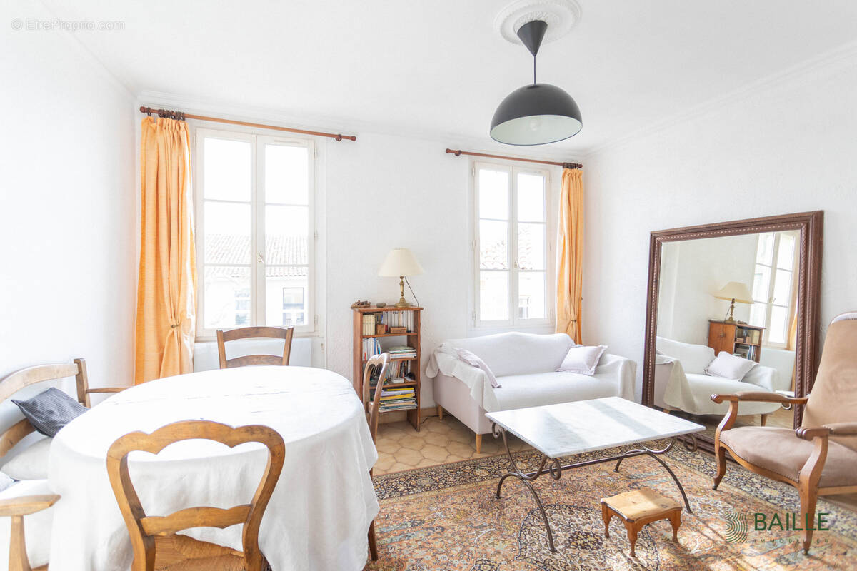 Appartement à MARSEILLE-2E