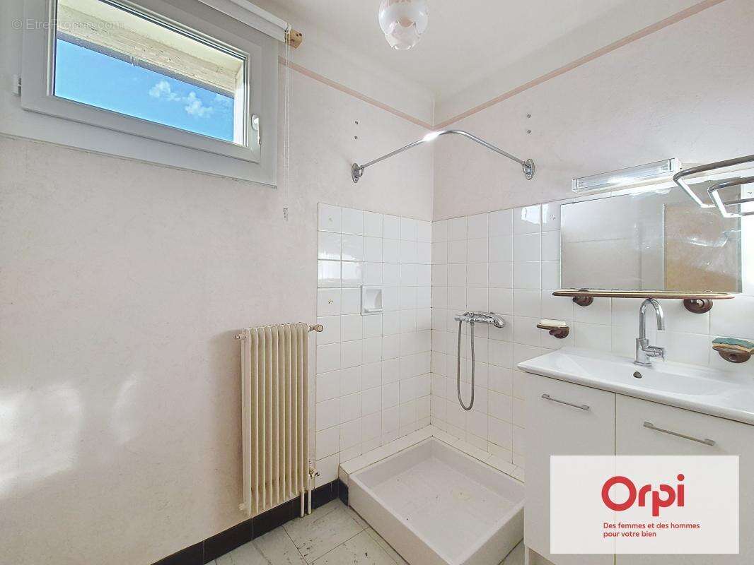 Maison à TERRASSON-LAVILLEDIEU