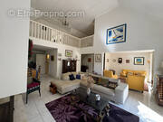 Maison à LES MESNULS