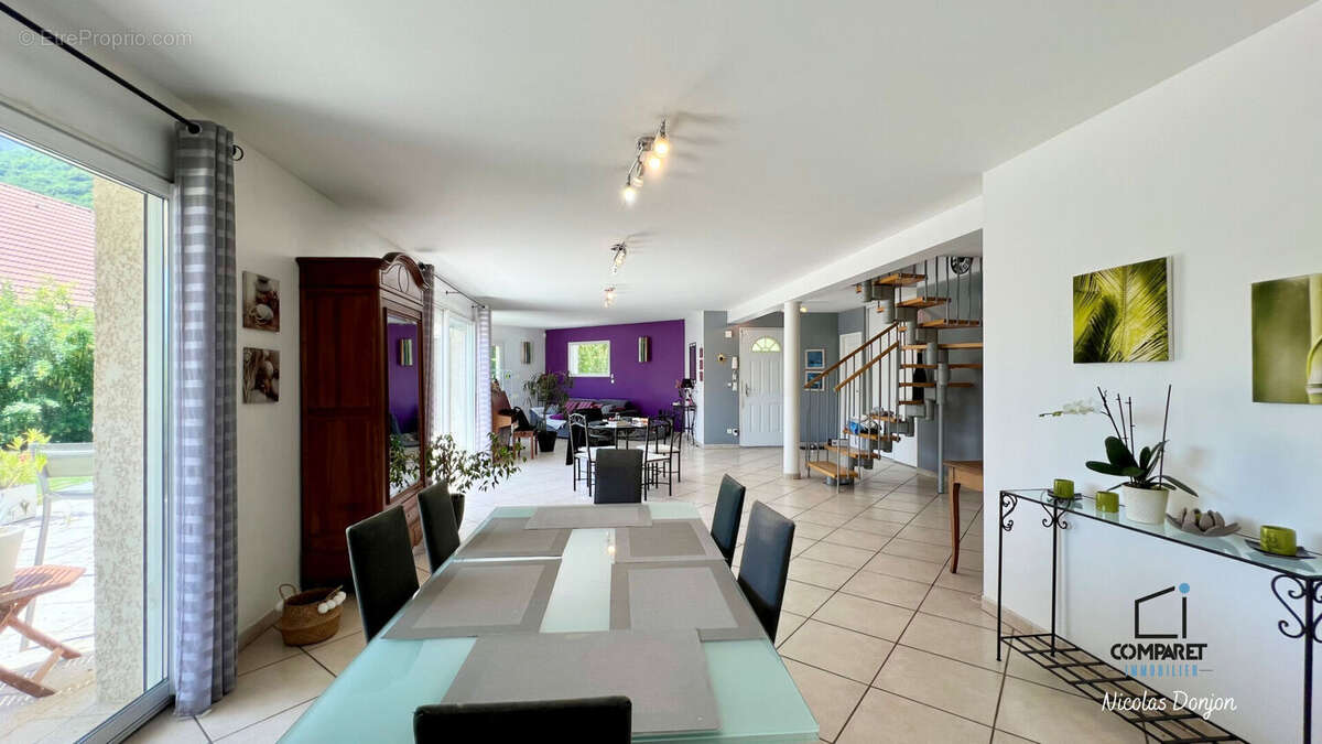 Maison à CHAPAREILLAN