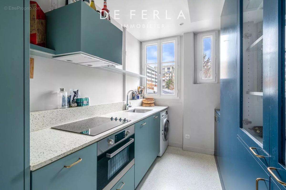 Appartement à PARIS-14E