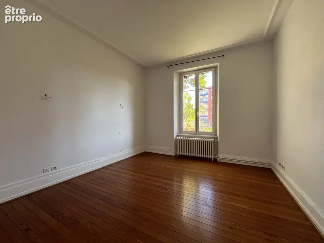 Appartement HAUSSMANNIEN de type T6 avec garage - photo 3