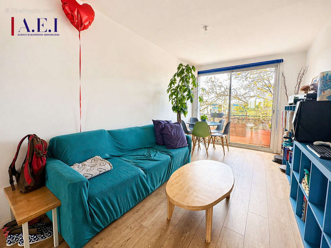 Appartement à SIX-FOURS-LES-PLAGES