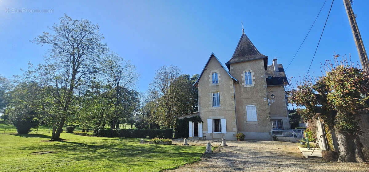 Maison à PLEUVILLE