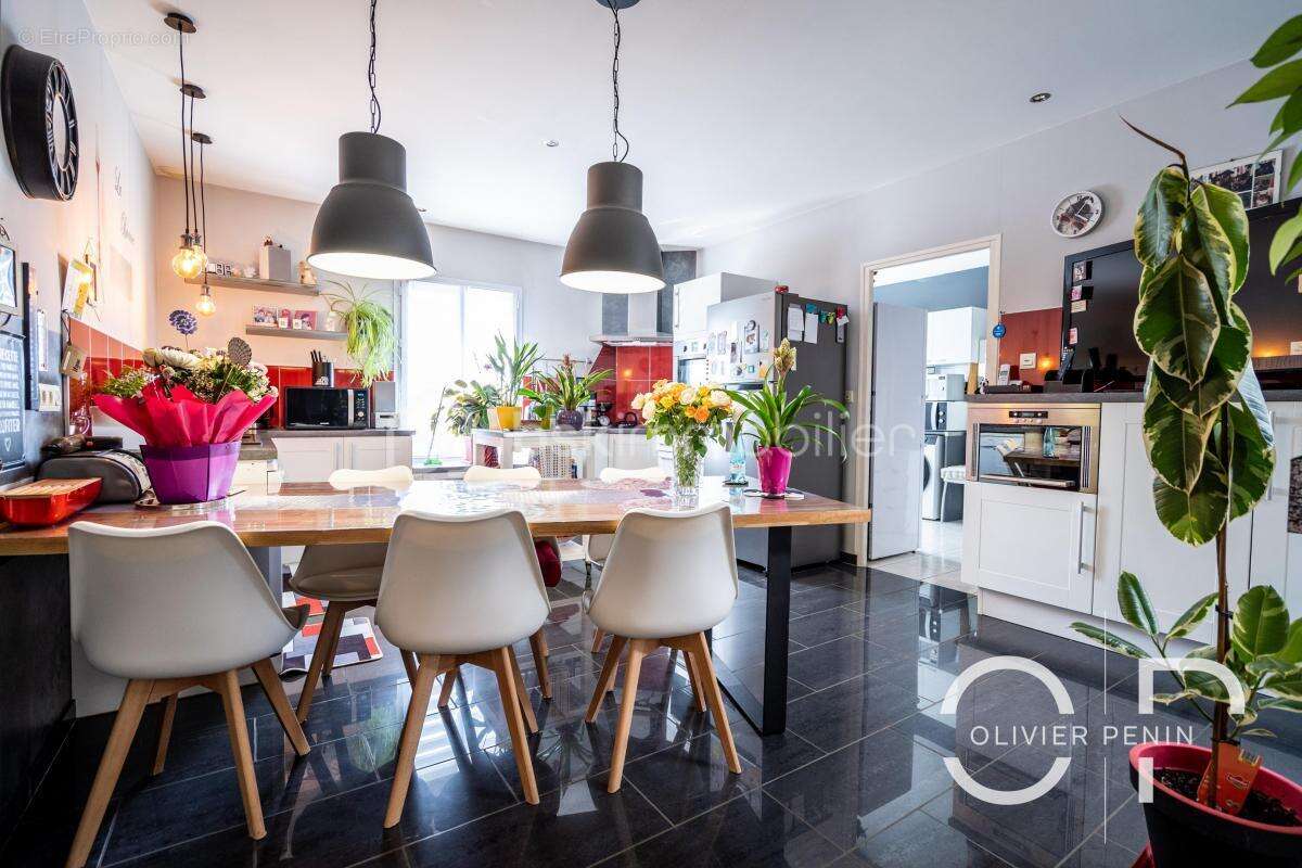 Maison 154 m² à Sciecq - photo 9