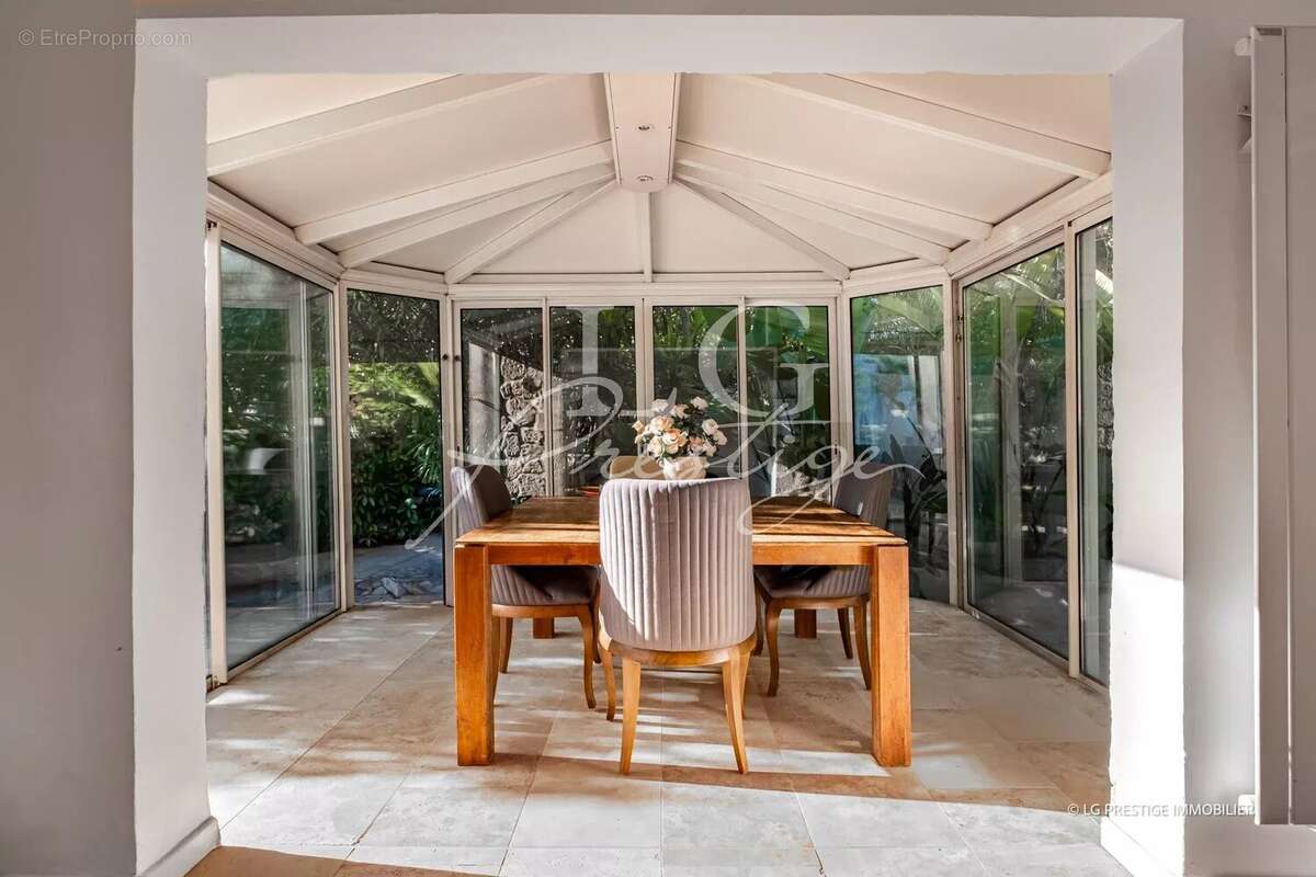 Maison à MANDELIEU-LA-NAPOULE