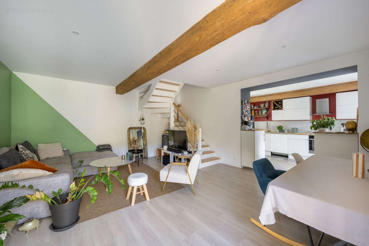 Maison à ARNAS