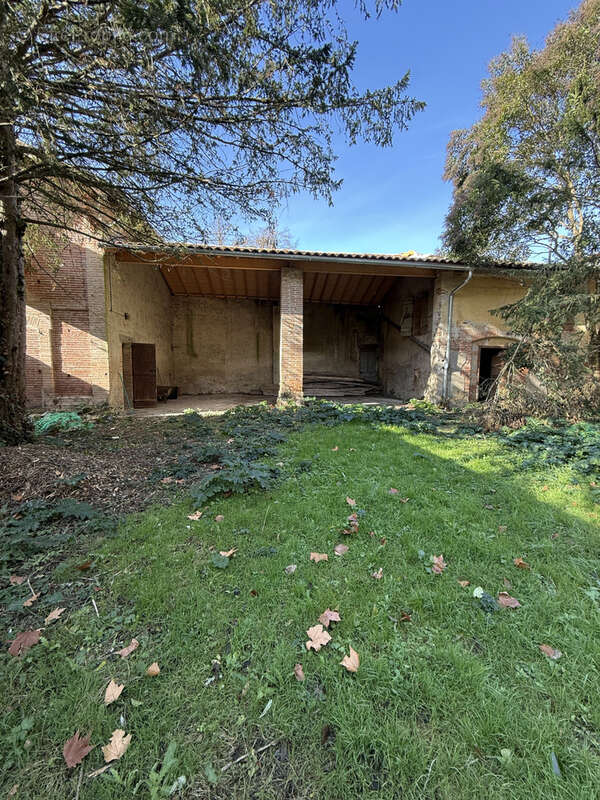 Maison à LAPEYROUSE-FOSSAT