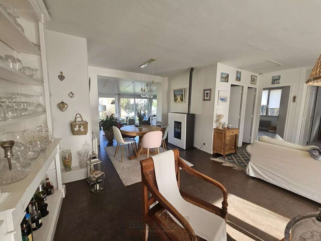 Maison à VILLEMANDEUR