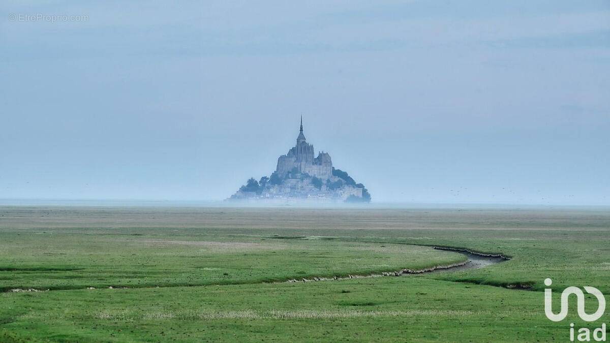 Photo 1 - Commerce à BEAUVOIR