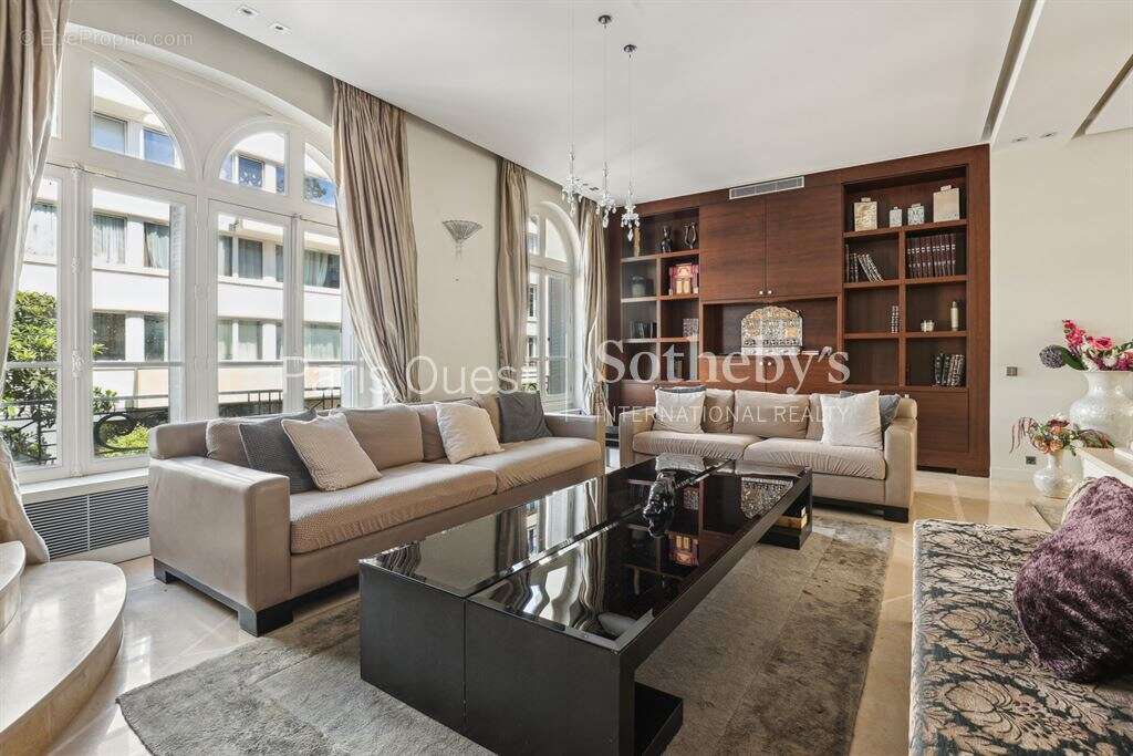 Maison à NEUILLY-SUR-SEINE