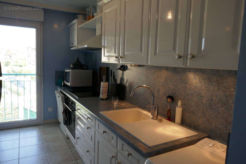  Vente en Nue-Propriété – Usufruit Viager Réservé sur F80ans - Appartement F2/3 de standing à Sanary-sur-Mer (83110) - photo 3