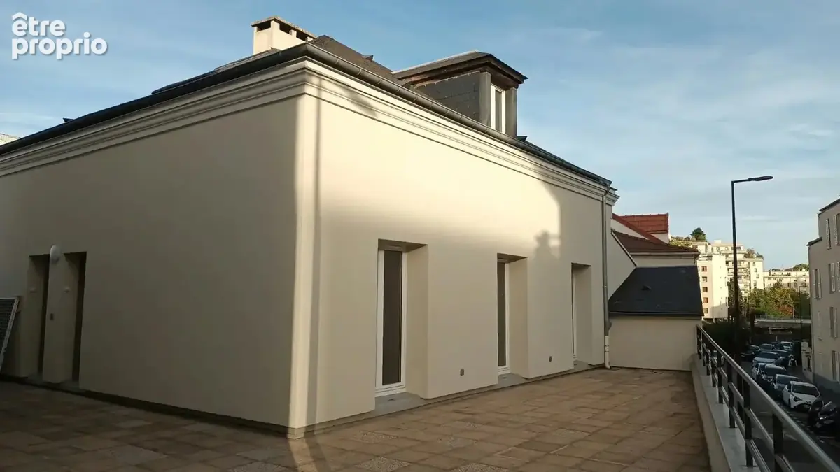 Appartement à CHARENTON-LE-PONT