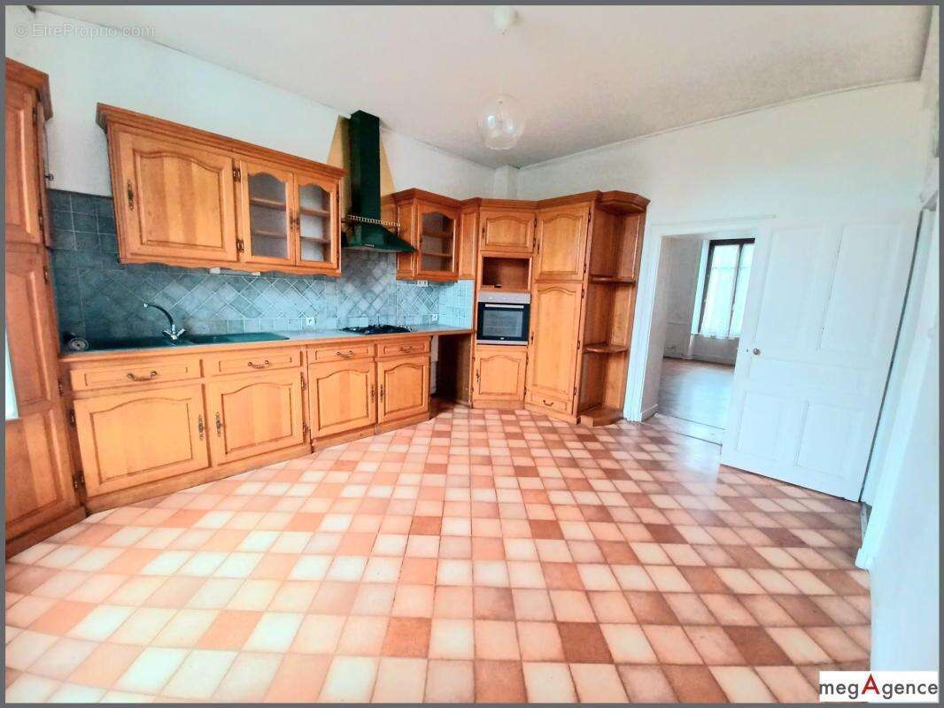 Appartement à FOUGERES