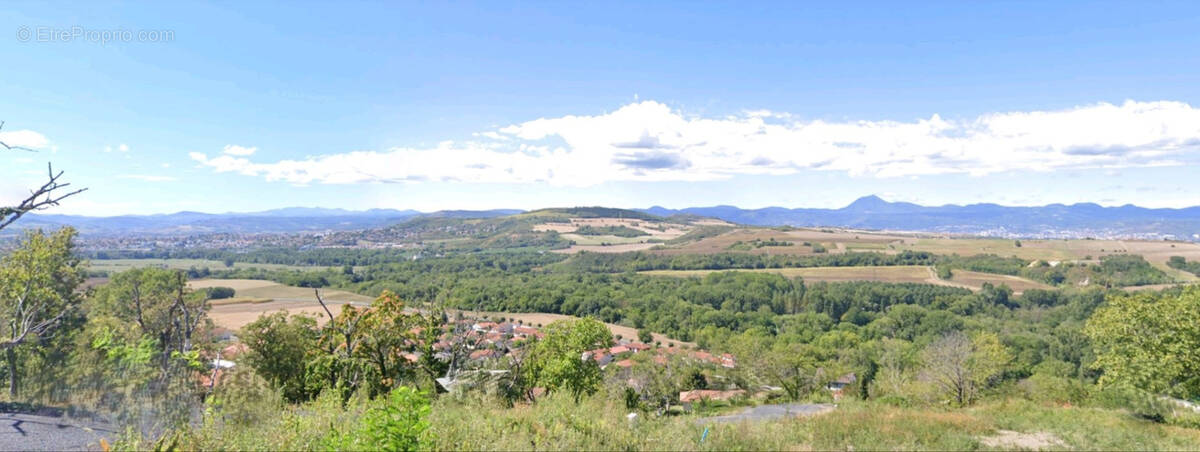 Terrain à PONT-DU-CHATEAU