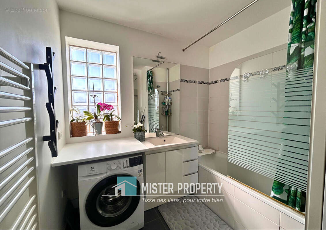 Appartement à SARTROUVILLE