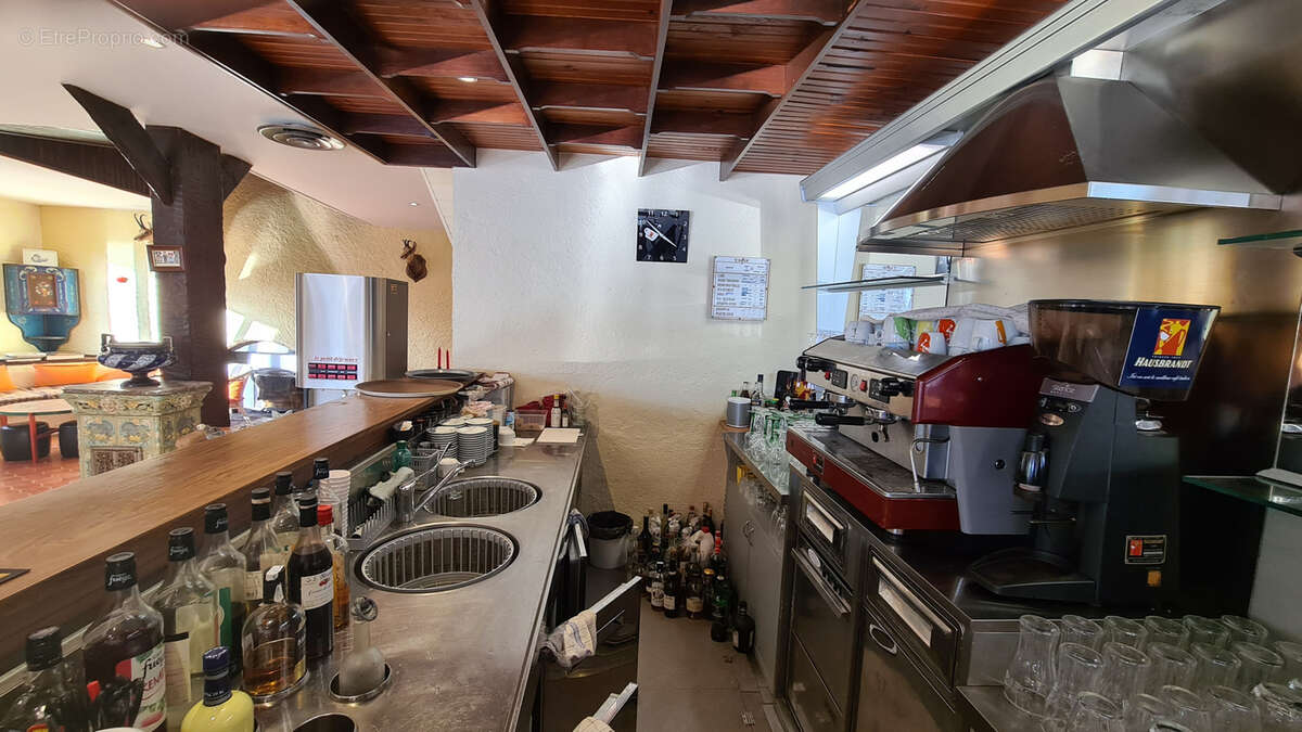 Commerce à GREOLIERES