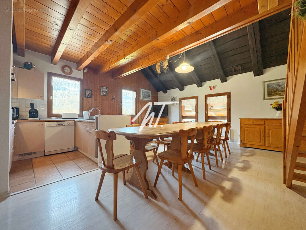Appartement à MORILLON