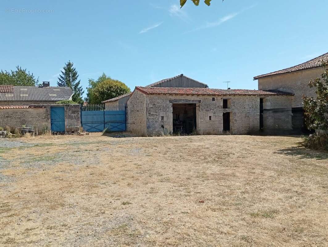 Maison 187 m² à Aubigne  - photo 6