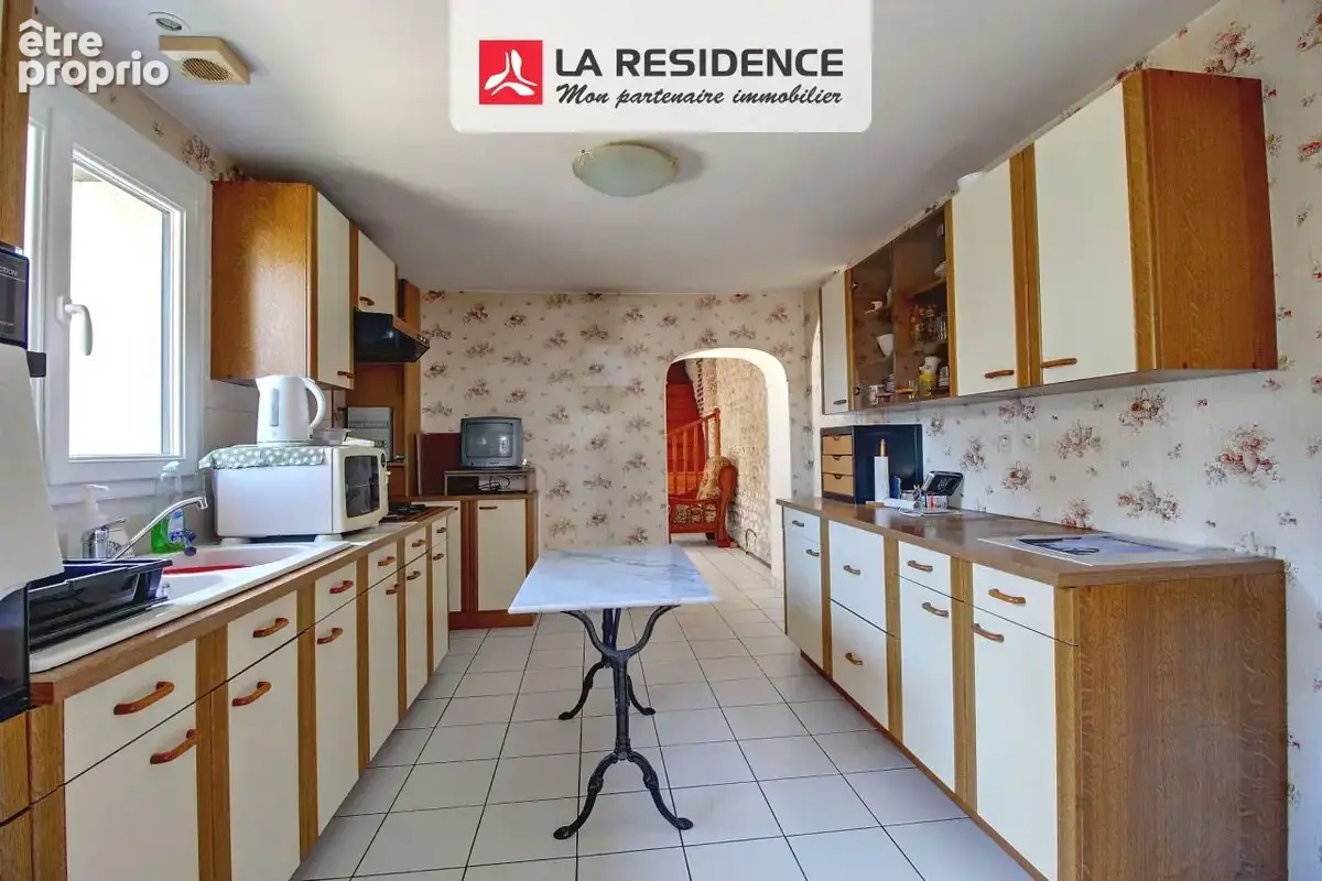 Maison 6 pièces 127 m² à vendre à Saint-Etienne-Du-Rouvray (76800) - photo 2